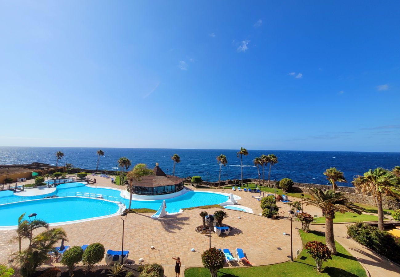 Apartment in Costa del Silencio - Luxury Apartment Rocas Sea View
