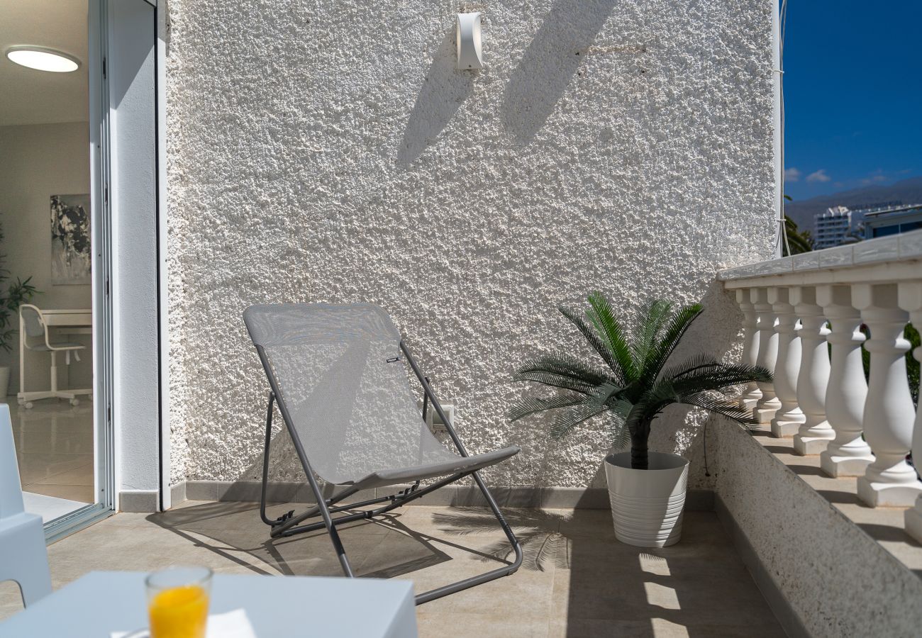 Apartment in Playa de Las Americas - Sea View Apartment Urbania Club - Playa de las Americas