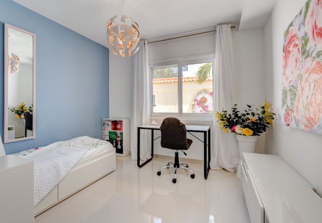 Villa in Callao Salvaje - Villa Bouganvilla by the sea with pool Villa in Callao Salvaje - Villa Bouganvilla by the sea with pool