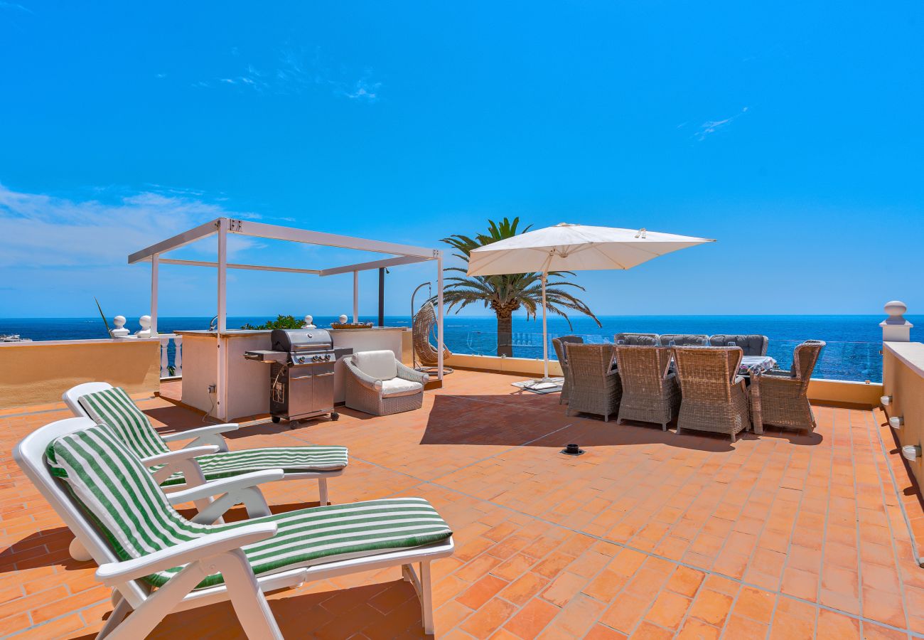 Villa in Callao Salvaje - Villa Bouganvilla by the sea with pool