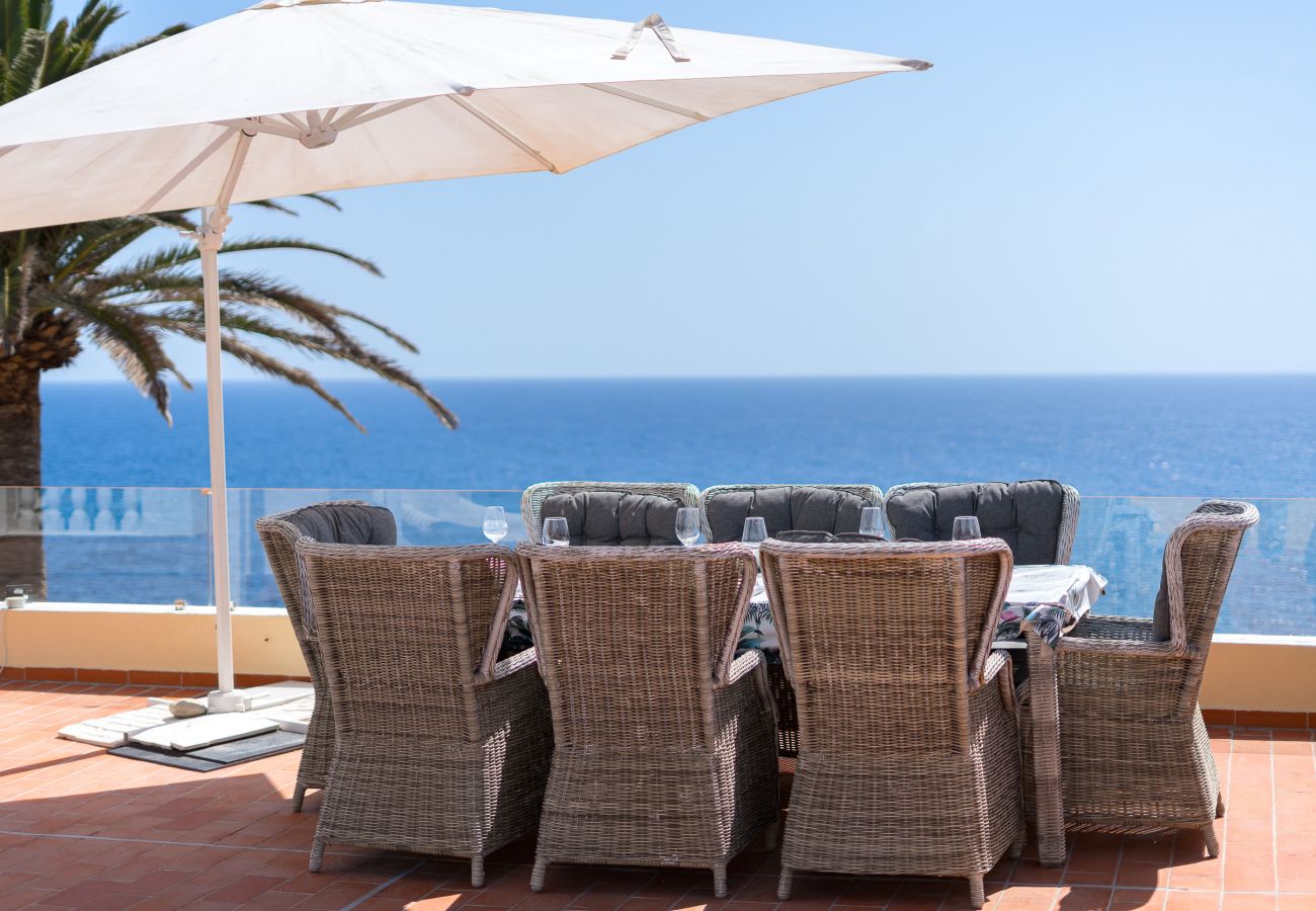 Villa in Callao Salvaje - Villa Bouganvilla by the sea with pool