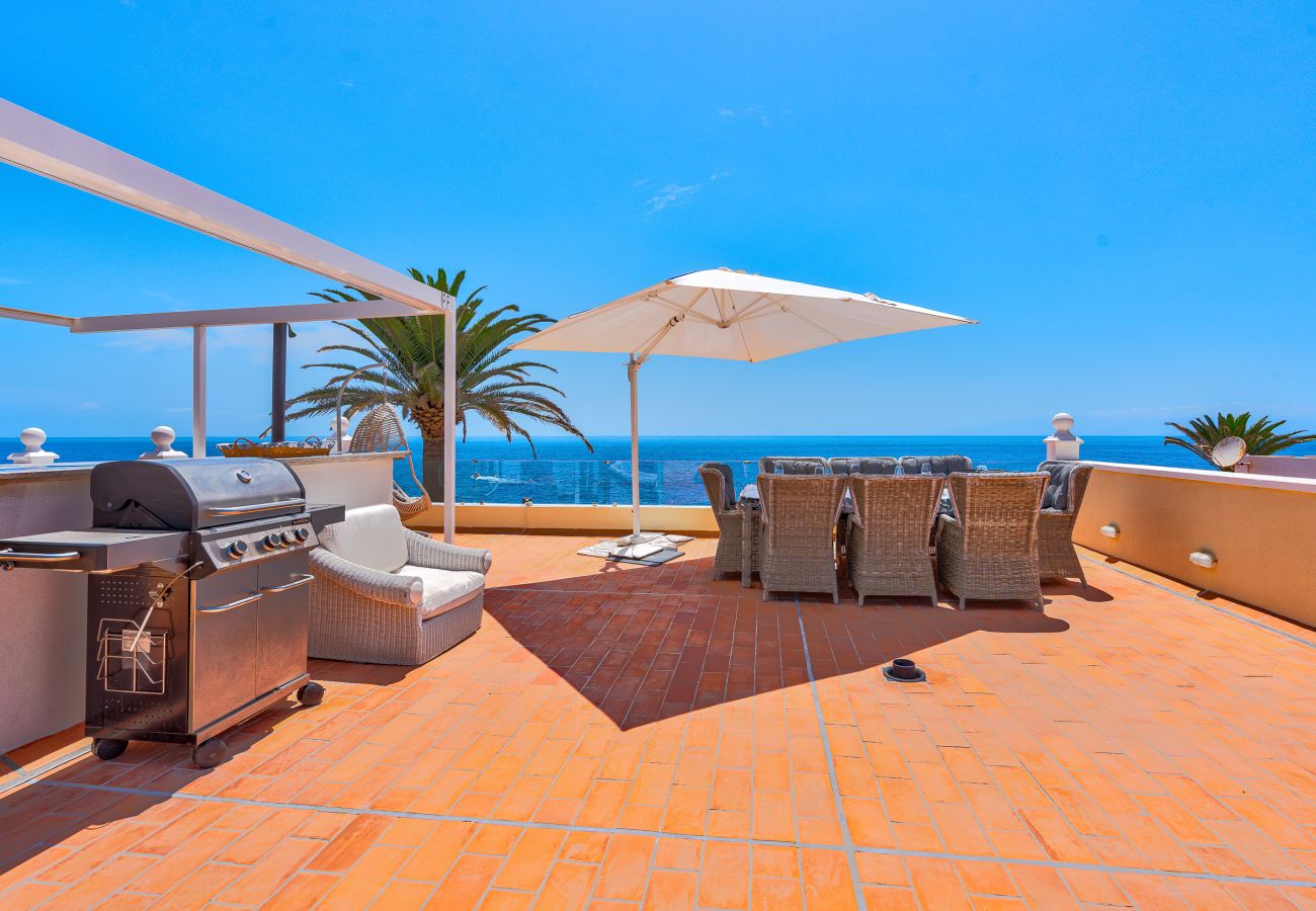 Villa in Callao Salvaje - Villa Bouganvilla by the sea with pool