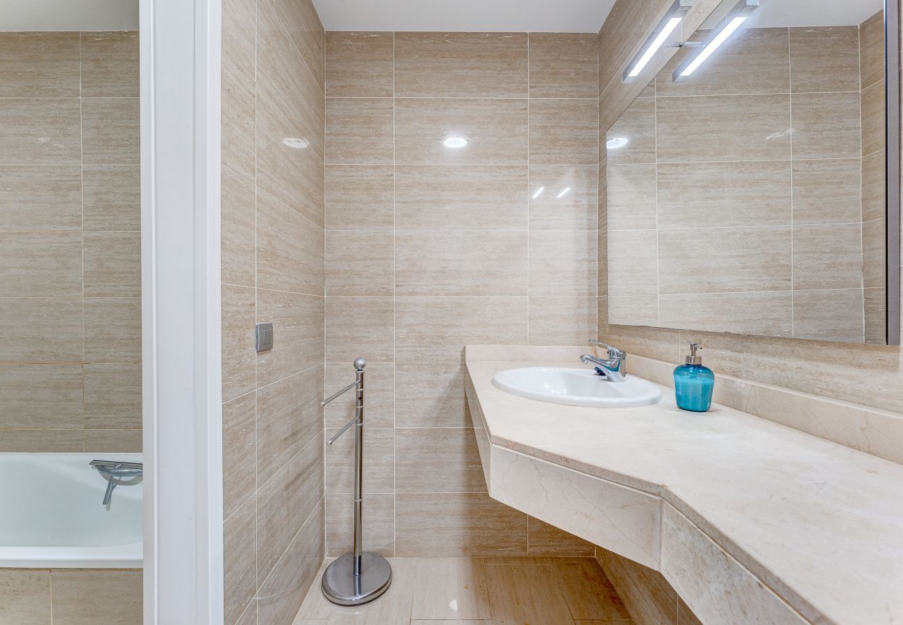 Apartment in San Miguel de Abona -  Sea View Apartment Ocean Breeze Royal Marina