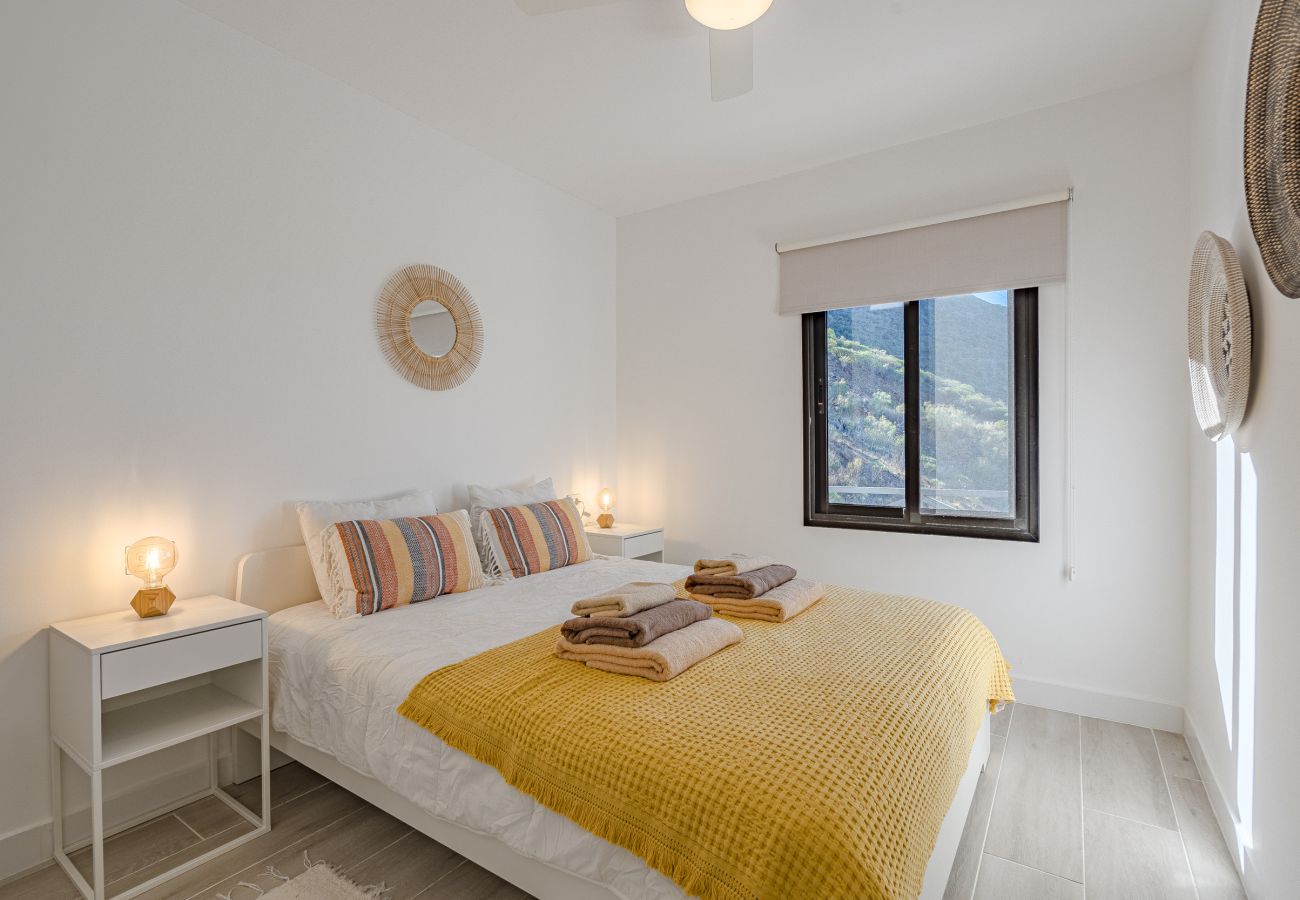 Apartment in Santiago del Teide - Cliff Haven Sea View Apartment - Adults Only