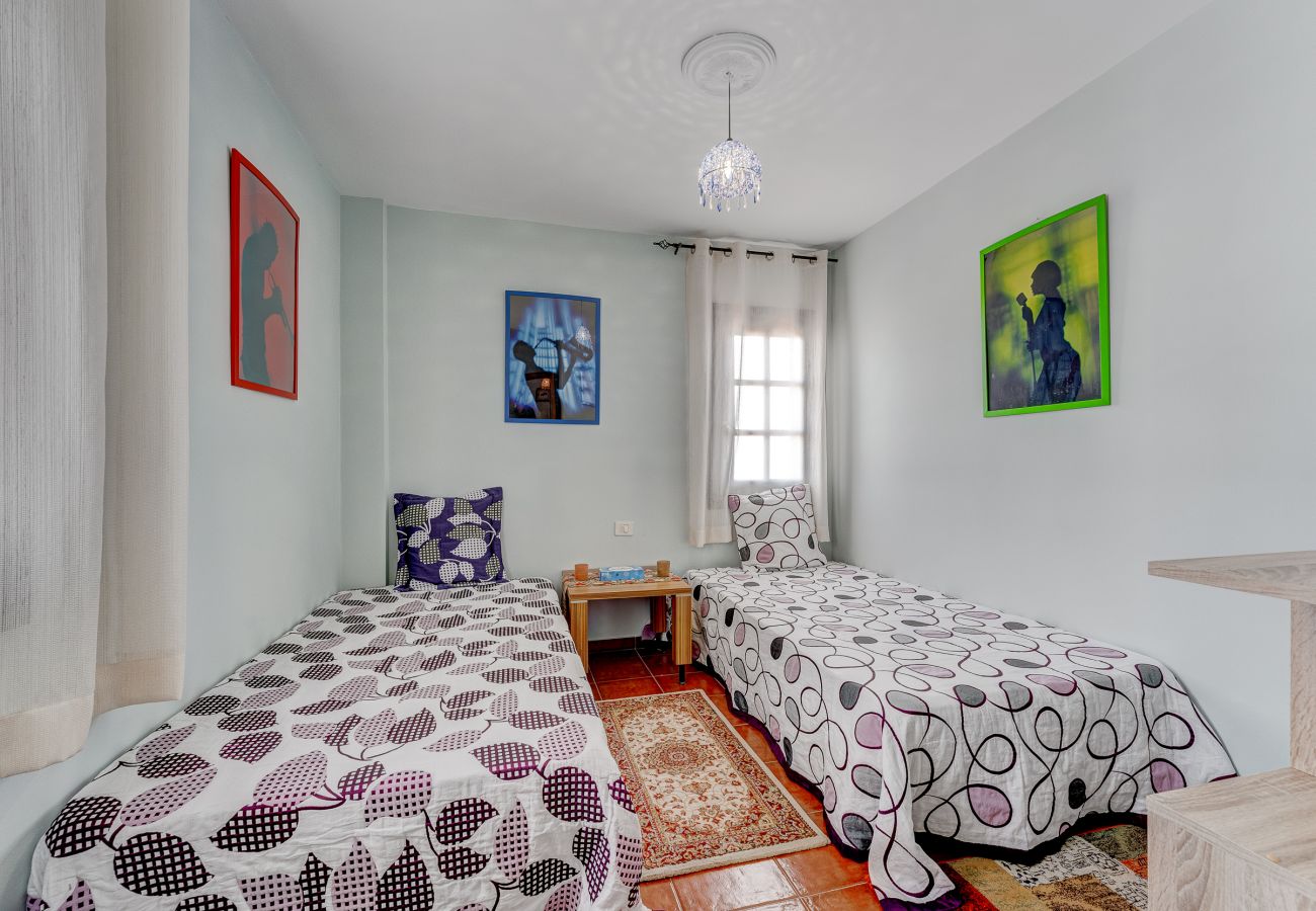 House in Arona - Fantastic townhouse with pool and vacation rental license (VV) only 400m from Playa Amarilla