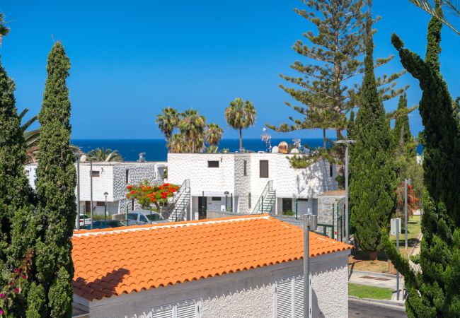 Apartment in Playa de Las Americas - Penthouse Apartment Urbania