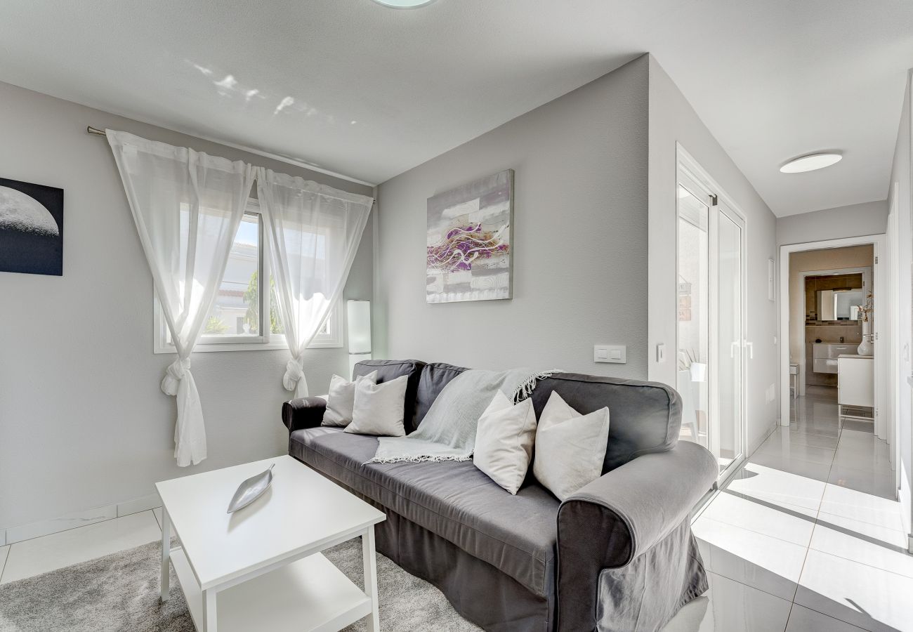 Apartment in Playa de Las Americas - Penthouse Apartment Urbania