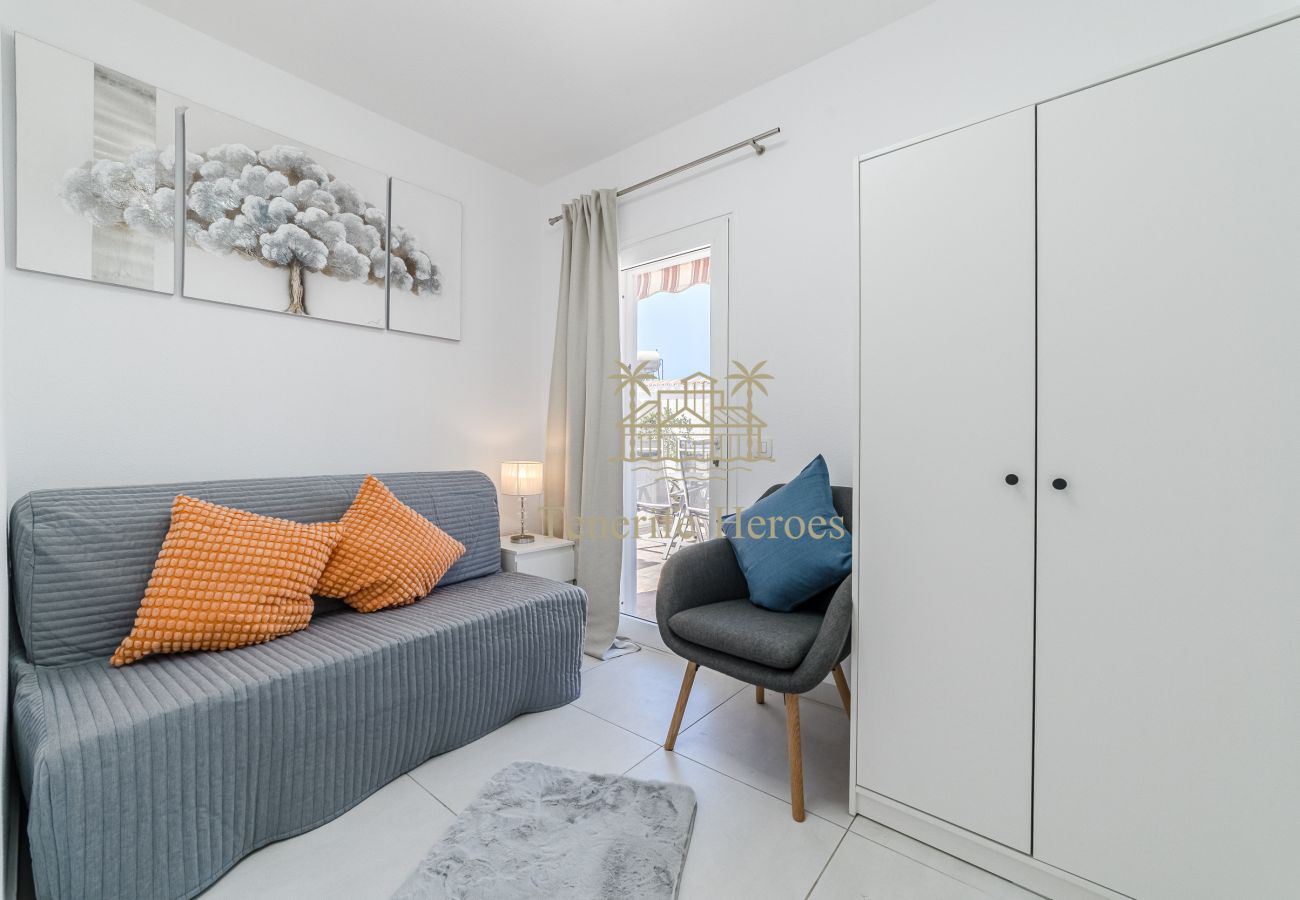 Apartment in Playa de Las Americas - Modern Oceanview Apartment with Vacation License Apartment in Playa de Las Americas - Modern Oceanview Apartment with Vacation License