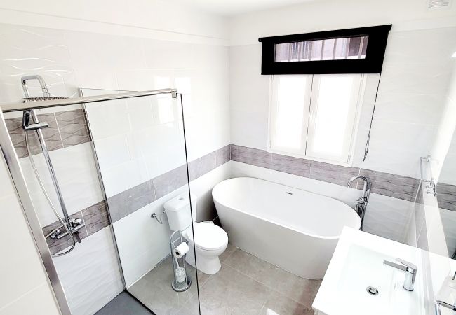 Casa en Costa Adeje - Casa El Musgo con vista al mar y piscina Casa en Costa Adeje - Casa El Musgo con vista al mar y piscina