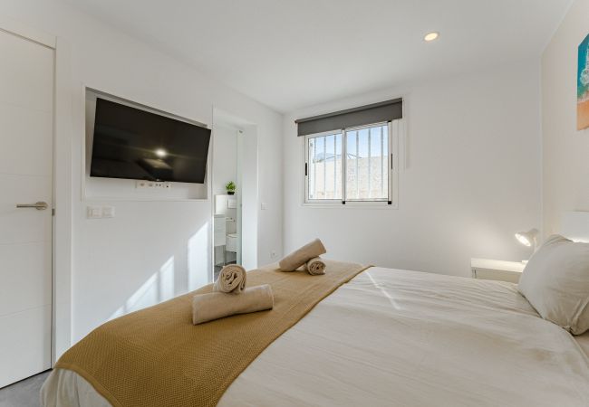 Apartamento en Playa de Las Americas - Endless Summer Beach Apartment with Sea View Apartamento en Playa de Las Americas - Endless Summer Beach Apartment with Sea View