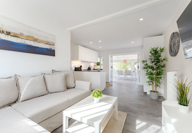 Apartamento en Playa de Las Americas - Endless Summer Beach Apartment with Sea View Apartamento en Playa de Las Americas - Endless Summer Beach Apartment with Sea View