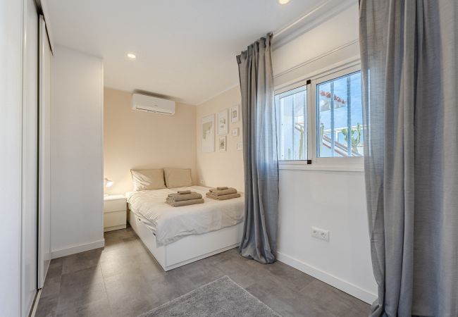 Apartamento en Playa de Las Americas - Endless Summer Beach Apartment with Sea View Apartamento en Playa de Las Americas - Endless Summer Beach Apartment with Sea View