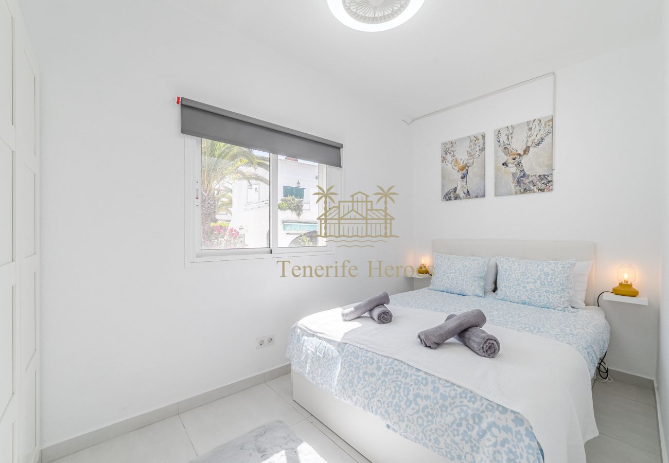 Apartamento en Playa de Las Americas - Modern Oceanview Apartment with Vacation License Apartamento en Playa de Las Americas - Modern Oceanview Apartment with Vacation License