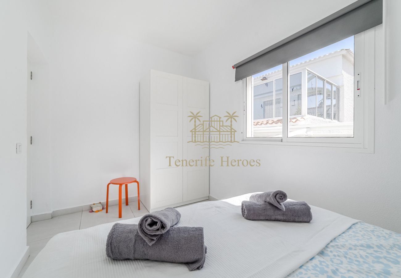 Apartamento en Playa de Las Americas - Modern Oceanview Apartment with Vacation License Apartamento en Playa de Las Americas - Modern Oceanview Apartment with Vacation License