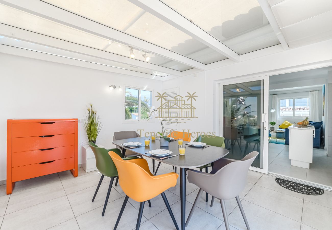 Apartamento en Playa de Las Americas - Modern Oceanview Apartment with Vacation License Apartamento en Playa de Las Americas - Modern Oceanview Apartment with Vacation License