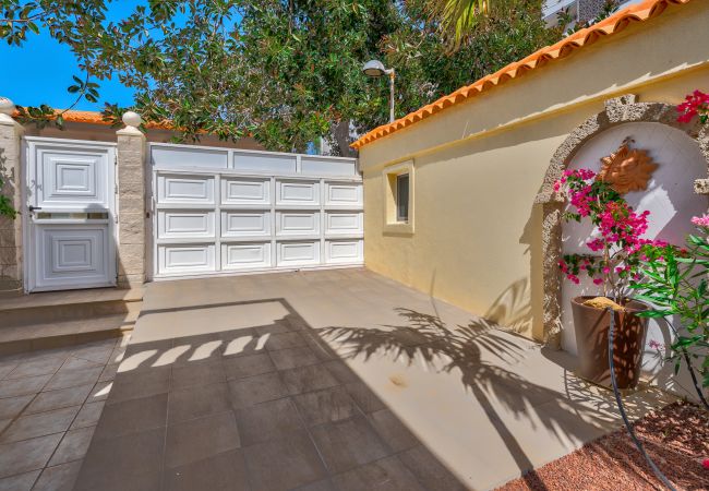 Villa in Callao Salvaje - Fantastic Villa directly at the sea !