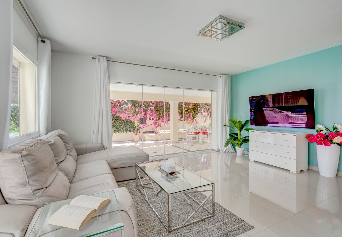 Villa in Callao Salvaje - Fantastic Villa directly at the sea !