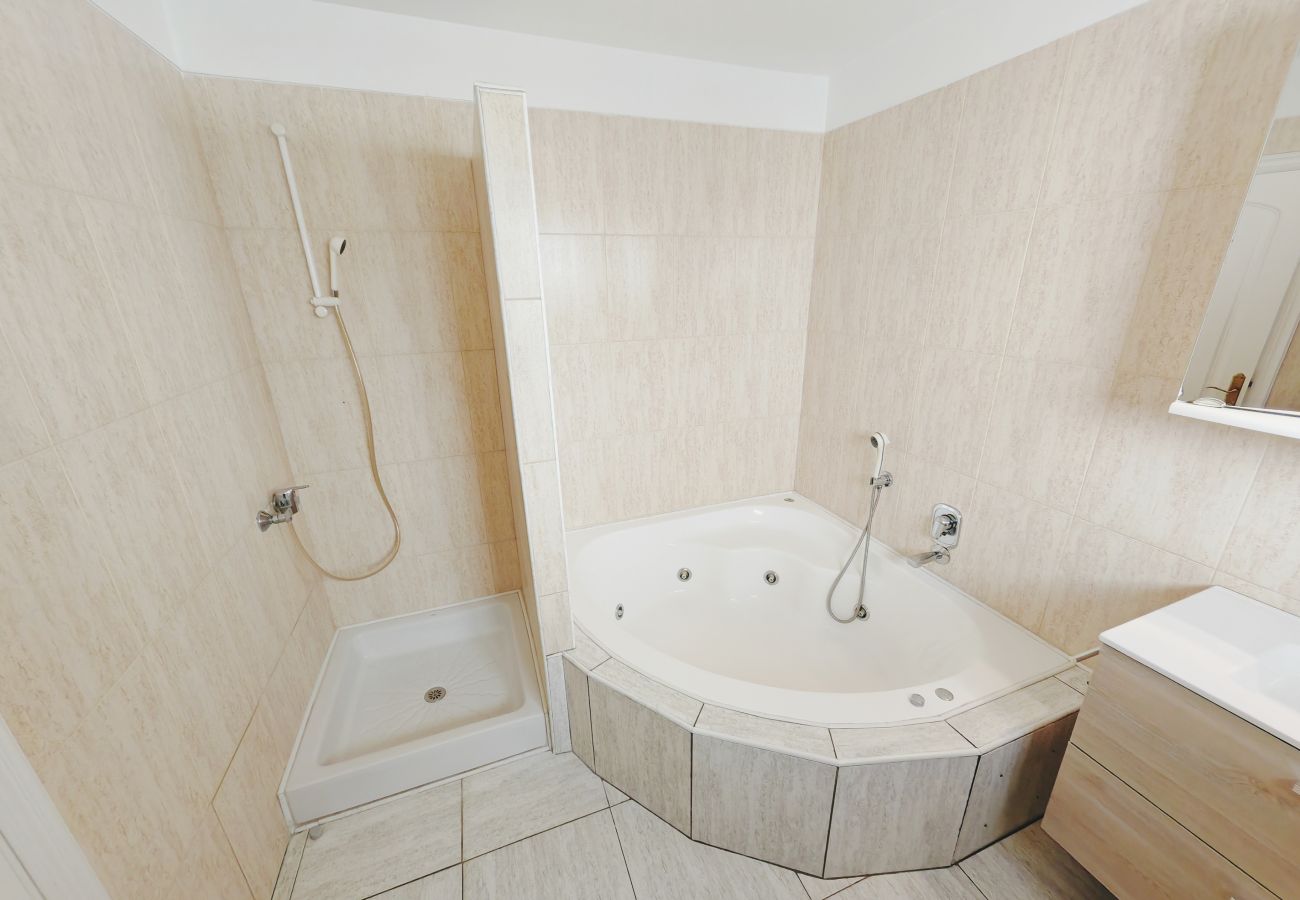 Ferienwohnung in Playa Paraiso - 2 bedroom apartment with terrace and parking