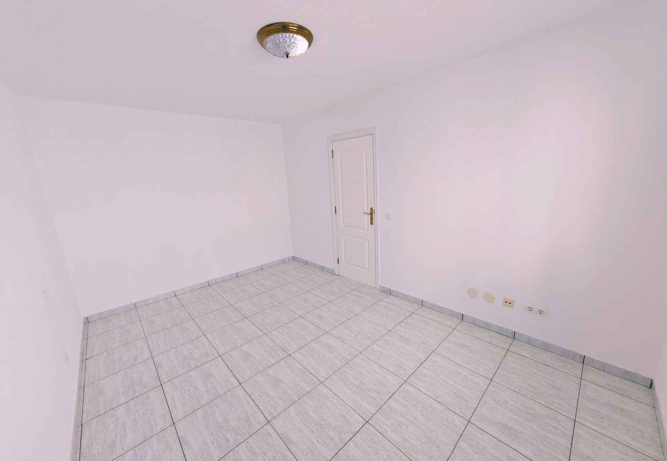 Ferienwohnung in Playa Paraiso - 2 bedroom apartment with terrace and parking