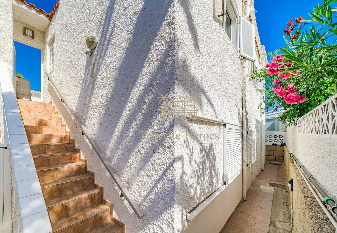 Ferienwohnung in Playa de Las Americas - Modern Oceanview Apartment with Vacation License Ferienwohnung in Playa de Las Americas - Modern Oceanview Apartment with Vacation License