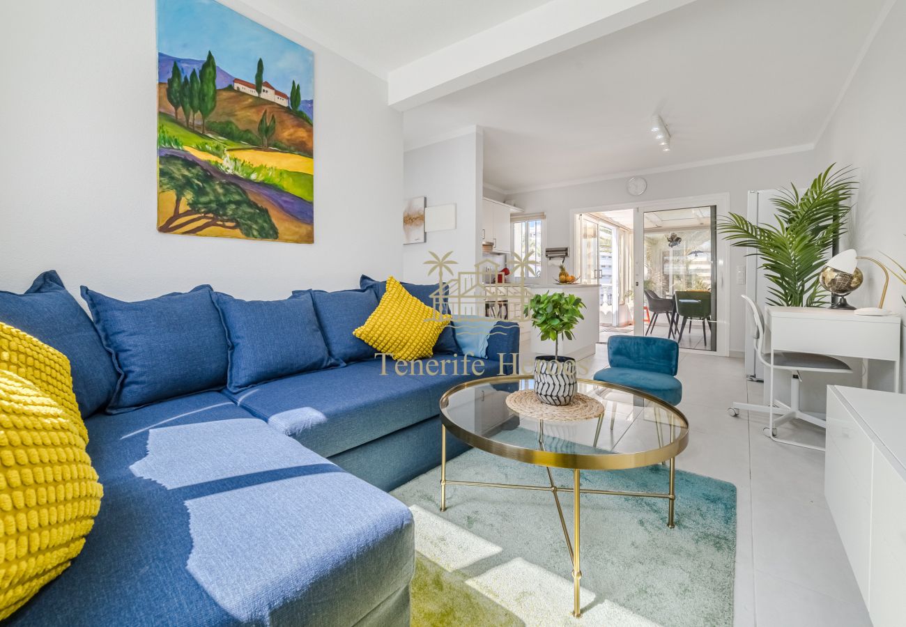 Ferienwohnung in Playa de Las Americas - Modern Oceanview Apartment with Vacation License Ferienwohnung in Playa de Las Americas - Modern Oceanview Apartment with Vacation License