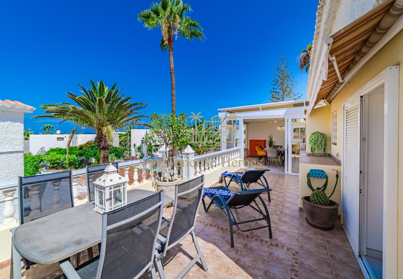 Ferienwohnung in Playa de Las Americas - Modern Oceanview Apartment with Vacation License Ferienwohnung in Playa de Las Americas - Modern Oceanview Apartment with Vacation License