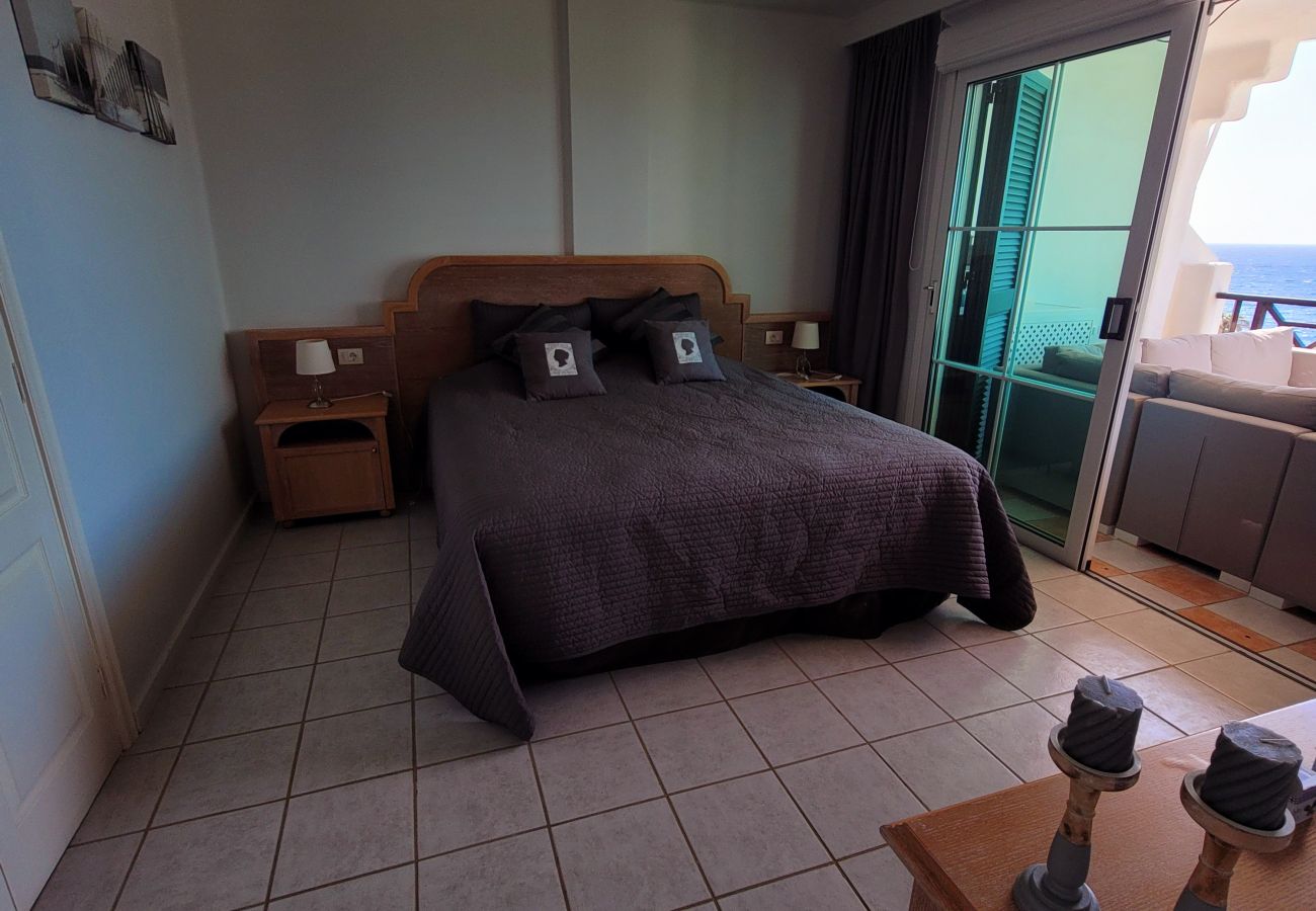 Ferienwohnung in Costa del Silencio - Luxus Apartment Rocas Meerblick