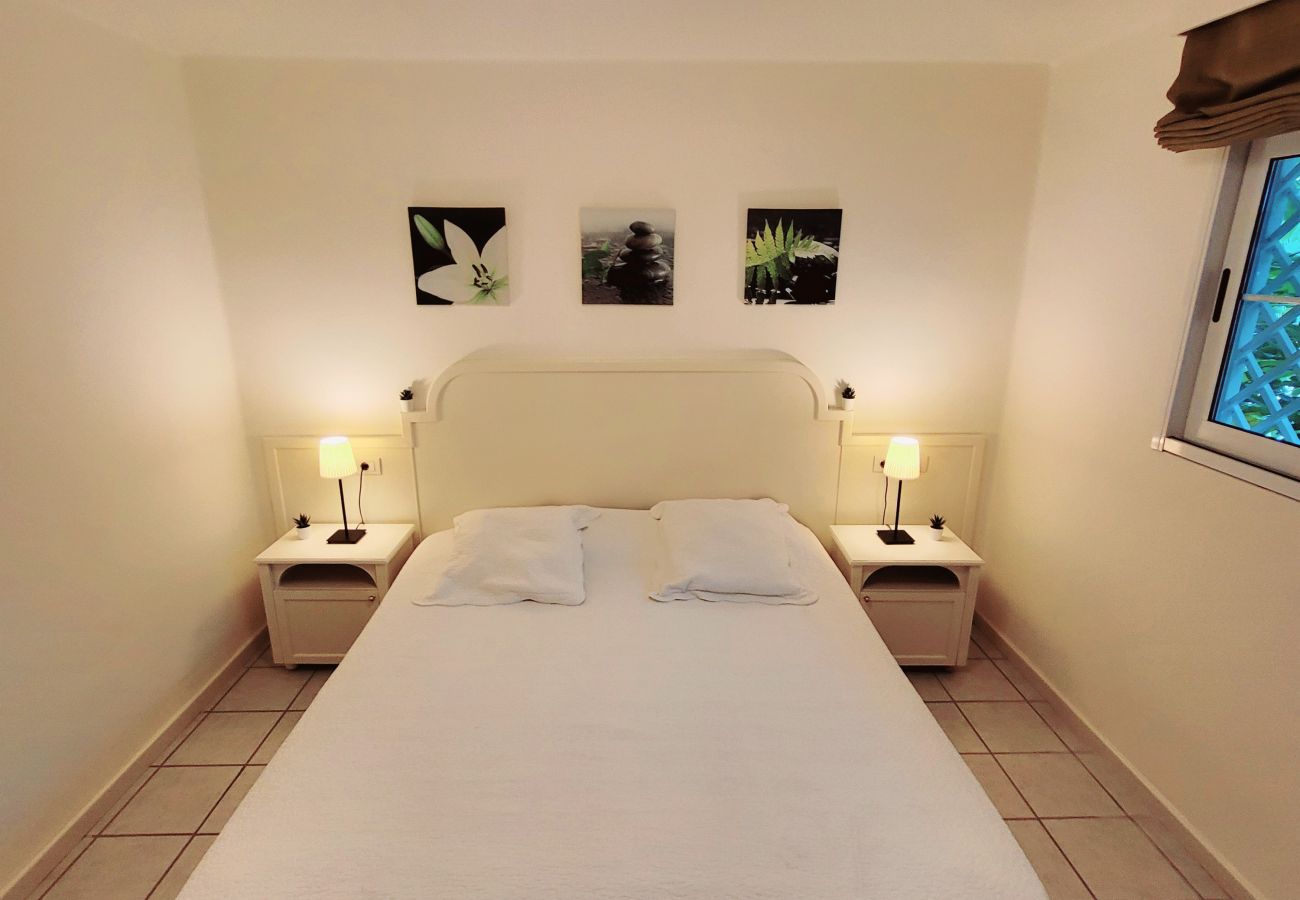 Ferienwohnung in Costa del Silencio - Meerblick Apartment Rocas del Mar