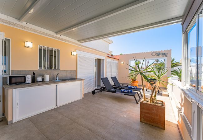 Ferienwohnung in Playa de Las Americas - Sea View Apartment Urbania Club - Playa de las Americas Ferienwohnung in Playa de Las Americas - Sea View Apartment Urbania Club - Playa de las Americas