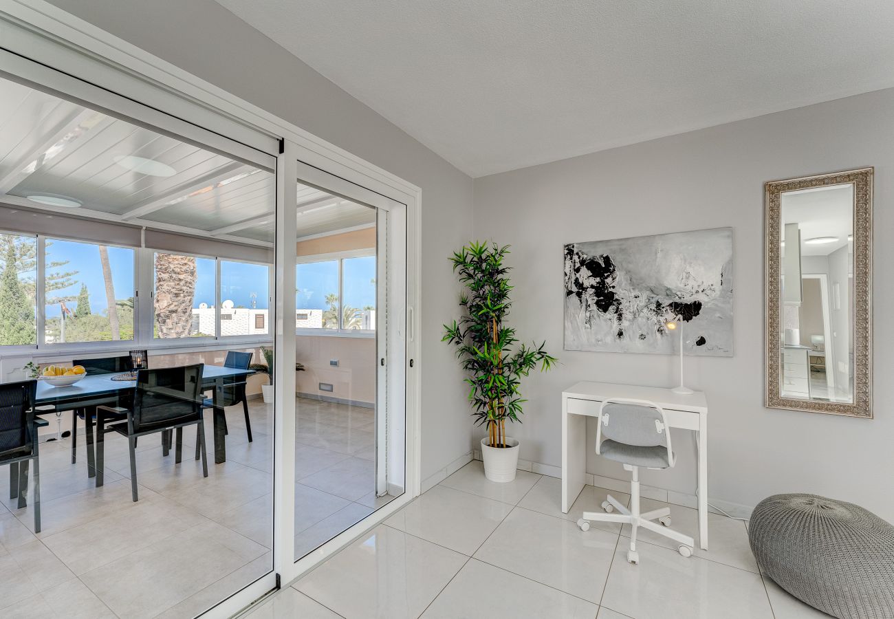 Ferienwohnung in Playa de Las Americas - Sea View Apartment Urbania Club - Playa de las Americas