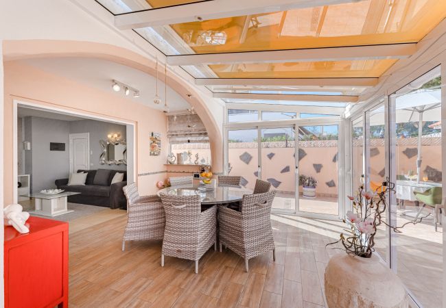 Ferienwohnung in Playa de Las Americas - Beach  Apartment Urbania - Playa de las Americas Ferienwohnung in Playa de Las Americas - Beach  Apartment Urbania - Playa de las Americas
